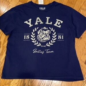 Yale University Bulldogs Sailing Team
T-Shirt Adult Large Dark Blue Logo
College